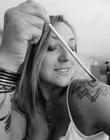 Portrait de Justine, intervenant pour l'atelier ✂️ Atelier Art Journal 🖌️